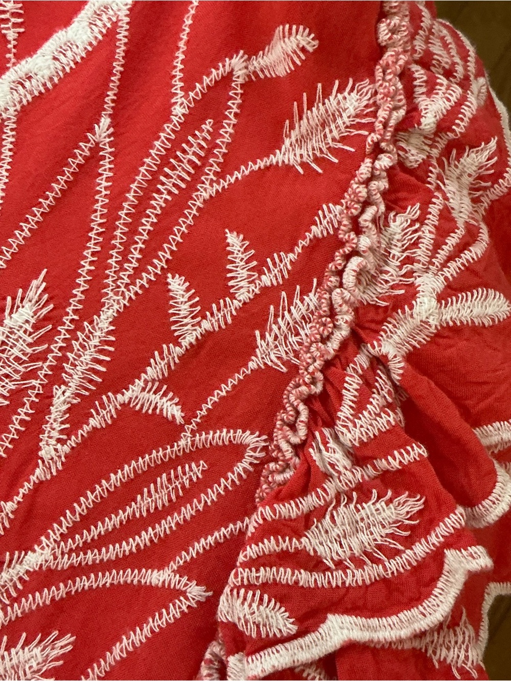 Solitaire Coral Red & White Embroidered Ruffled Short Sleeve Blouse Size Large - Picture 9 of 14